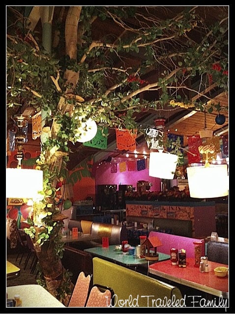 Lynns Paradise Cafe -  interior