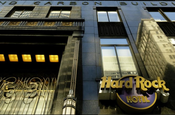 Medela Partners with Hard Rock Hotel Chicago to Help Traveling Moms