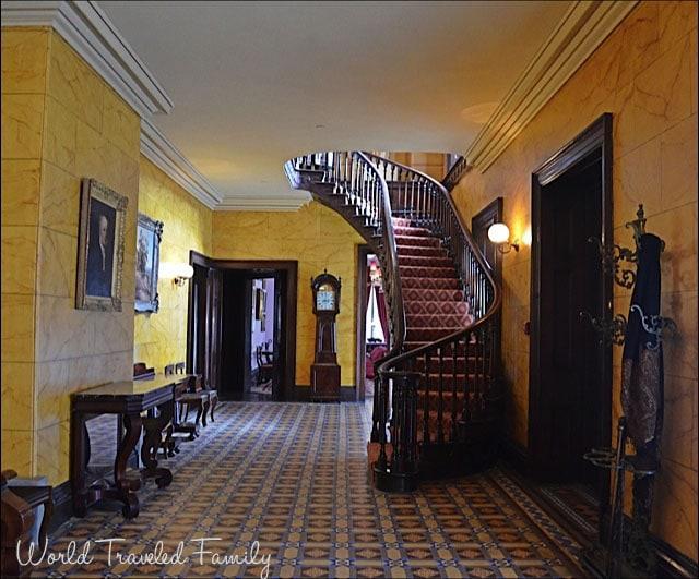 Dundurn Castle - entrance hall