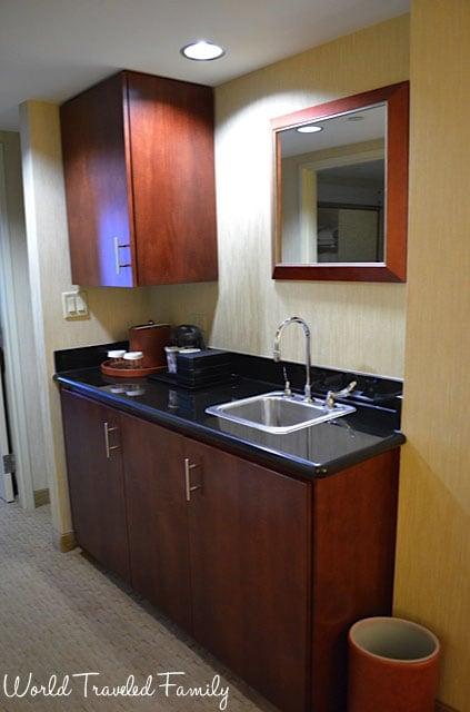 Embassy Suites Washington, DC - kitchenette