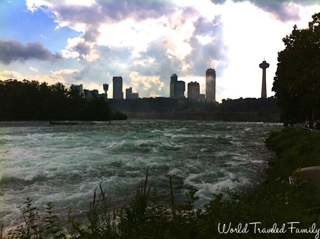 Niagara River leading up to the horseshoe falls