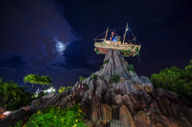 Disneys Typhoon Lagoon Water Park H2O Glow Nights