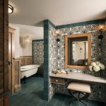 Ree Drummond Pioneer woman Boarding house hotel - butterfly suite bathroom