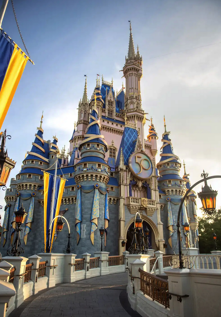 Walt Disney World Completes Cinderella’s Castle For 50th Anniversary!