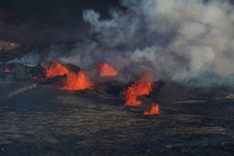 National Park Service Urges Vigilance After Toddler’s Near-Fall at Kīlauea Overlook