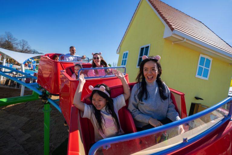 Peppa Pig Theme Park - Daddy Pig Roller Coaster