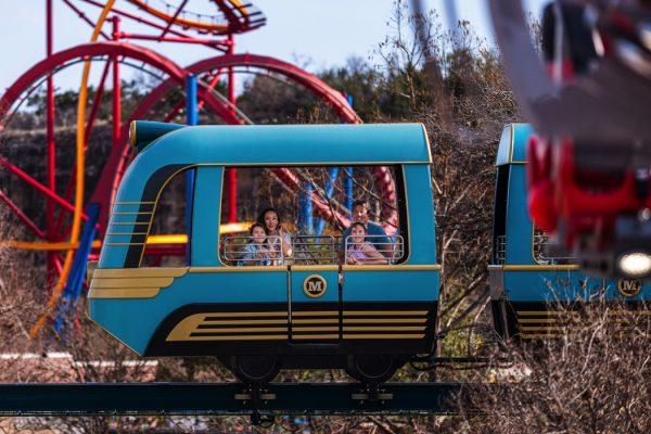 Six Flags Fiesta Texas METROPOLIS Transit Authority + WONDER WOMAN Golden Lasso Coaster