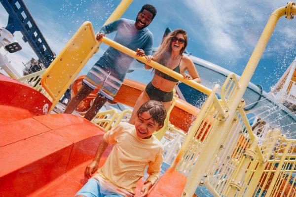 family vacationing on carnival cruise